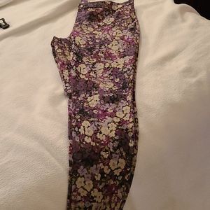 HUE Leggings NWT XL Floral